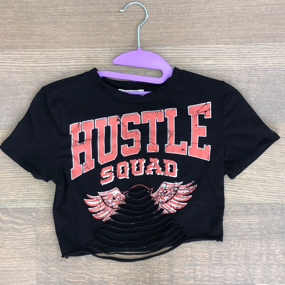 Cropped hustle shirt with cut design